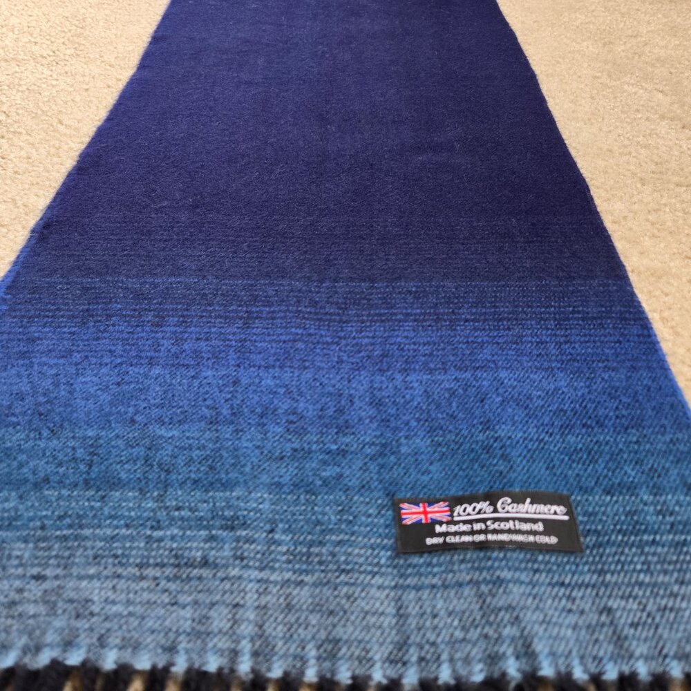 NWOT Blue Ombre Gradiated Cashmere Scarf with Fringe - Picture 6 of 8